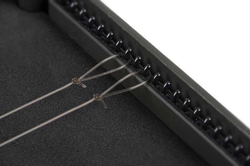 Fox Edges Medium Rig Box incl. 50 Pins - dé KarperCentrale Fox Edges Medium Rig Box incl. 50 Pins - dé KarperCentrale