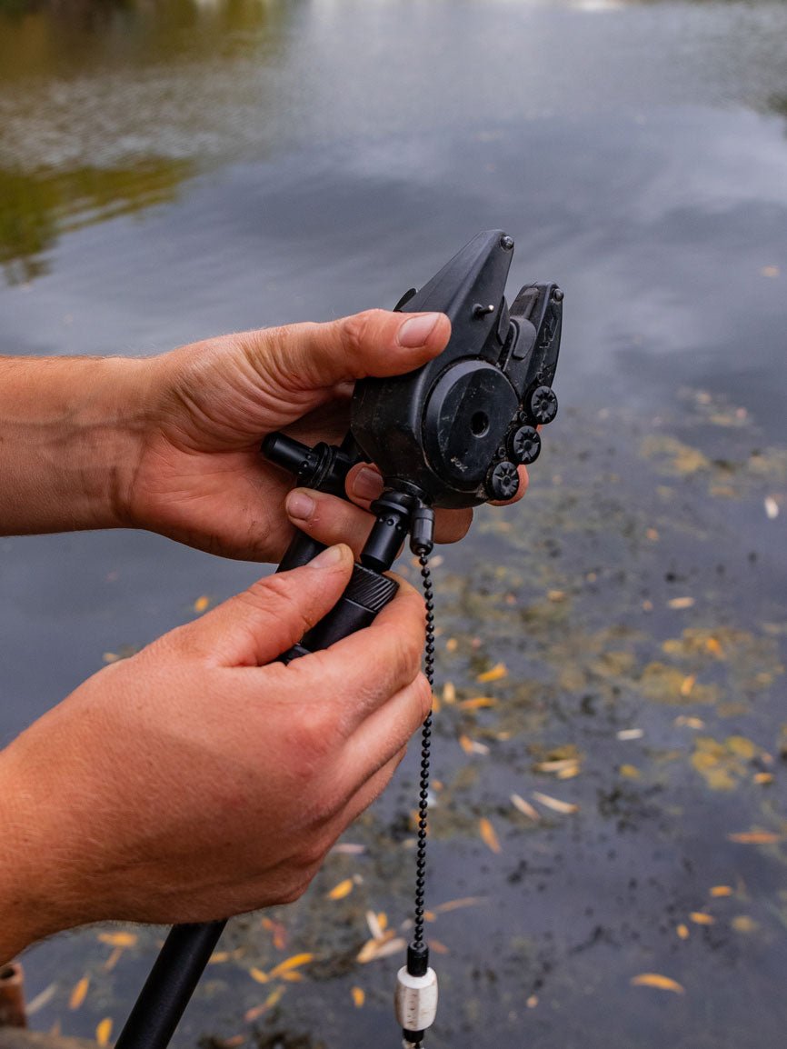 Fox Black Label QR Bankstick - dé KarperCentrale